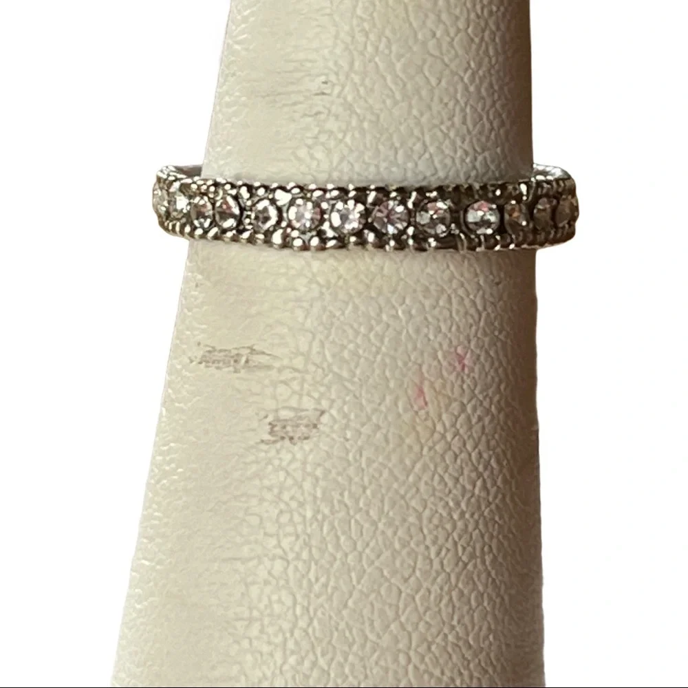 ELEGANT SILVER TONE RING WITH RHINESTONES - Picture 2 of 3